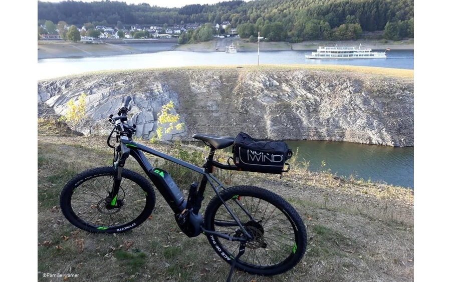 E-Bike vor Biggesee.jpg
