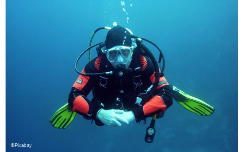 diver-668777_pixabay.jpg