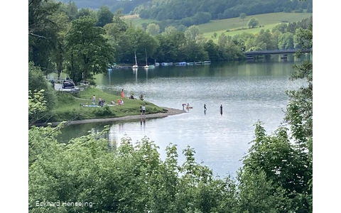 Badestelle Kalberschnacke am Listersee.jpg