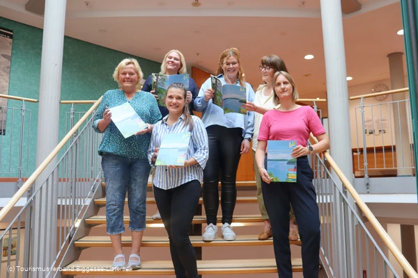 Imagebroschüre Gruppenbild englisch