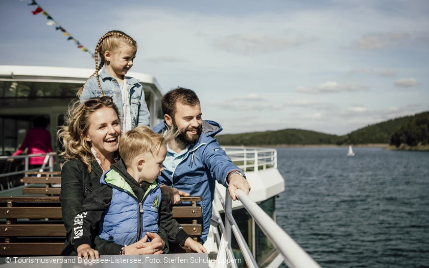 Familie auf dem Schiff - Nahaufnahme