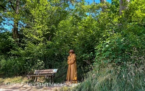 Der Sagenort mit der sagenhaften Holzfigur