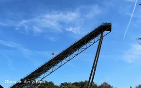 Beeindruckende Höhe der Schanzenanlage