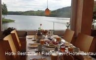 Seeblick vom Gastraum aus - © Hotel Restaurant Fischerheim
