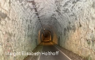 durch den Wegeringhauser Tunnel.jpg