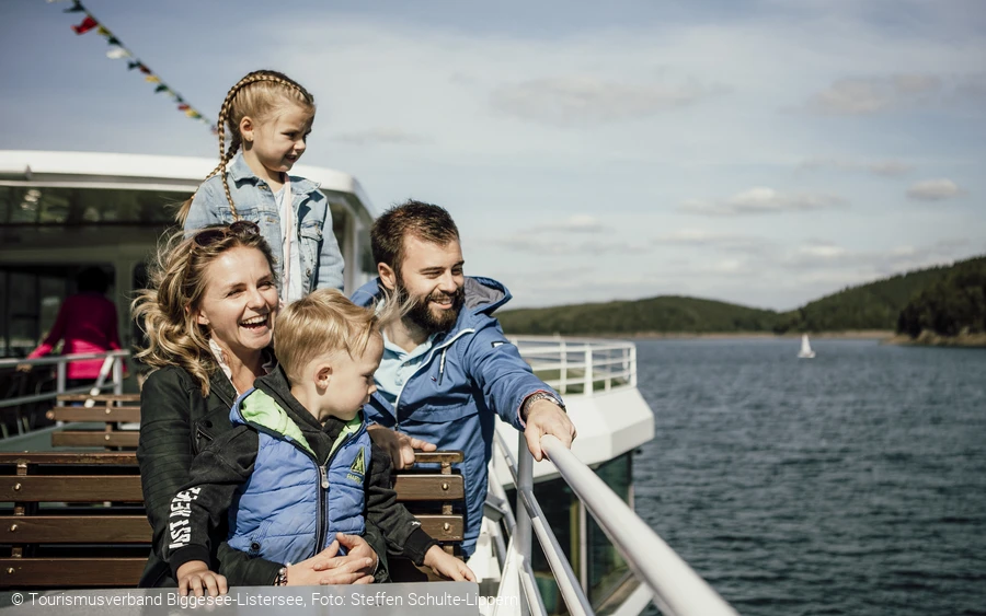 Familie auf dem Schiff - Nahaufnahme
