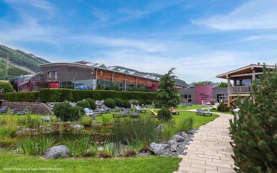 Erlebnisbad und Rutschen-Gigant AquaMagis