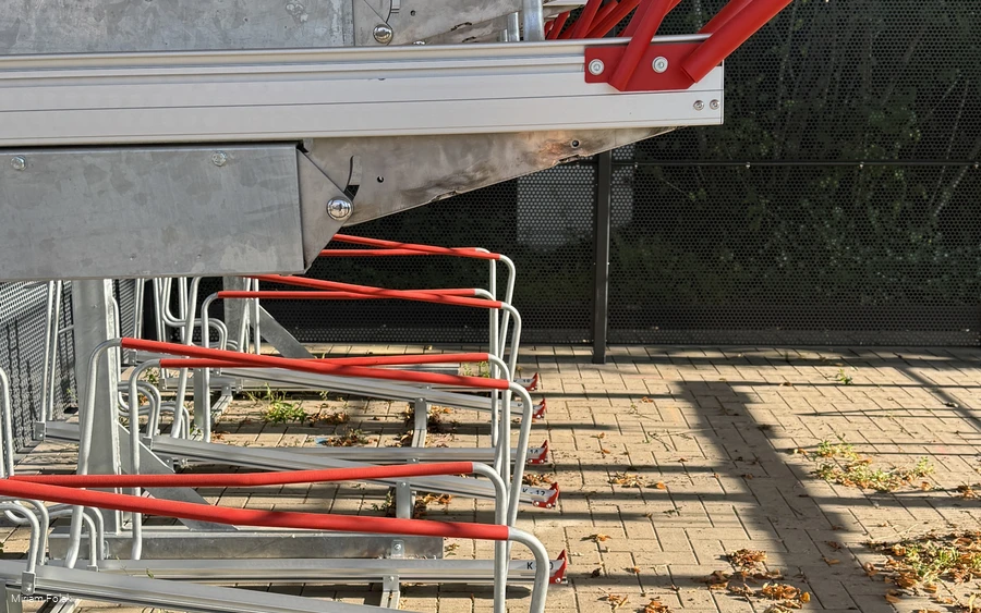 20250812 Fahrradabstellanlage Bahnhof MZ (c) Folak (6).JPG 20250812 Fahrradabstellanlage Bahnhof MZ (c) Folak (6).JPG