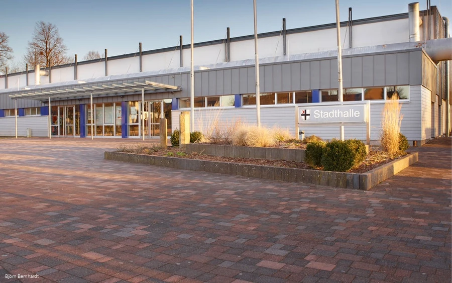 Die Stadthalle von außen