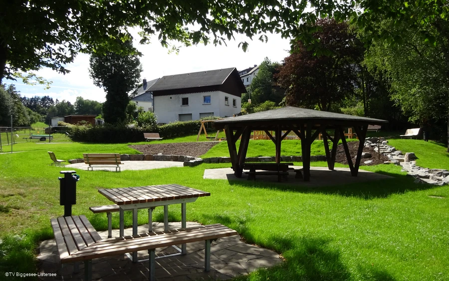 Mehrgenerationen Platz in Rhode.JPG