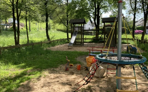 A7 Spielplatz in Halbhusten.jpg