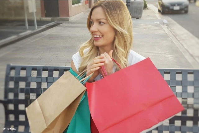 Frau beim Shopping_Pixabay.jpg