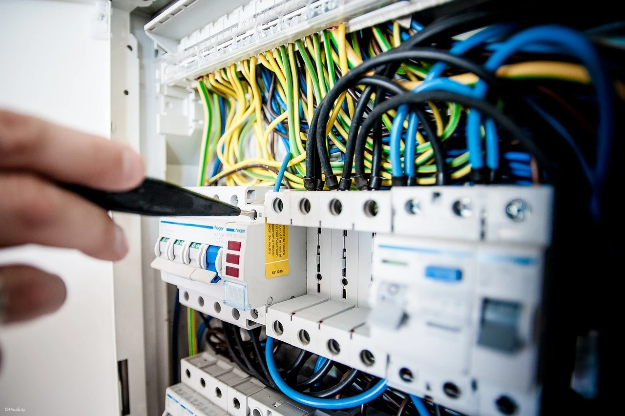 electric-1080584_1280.jpg