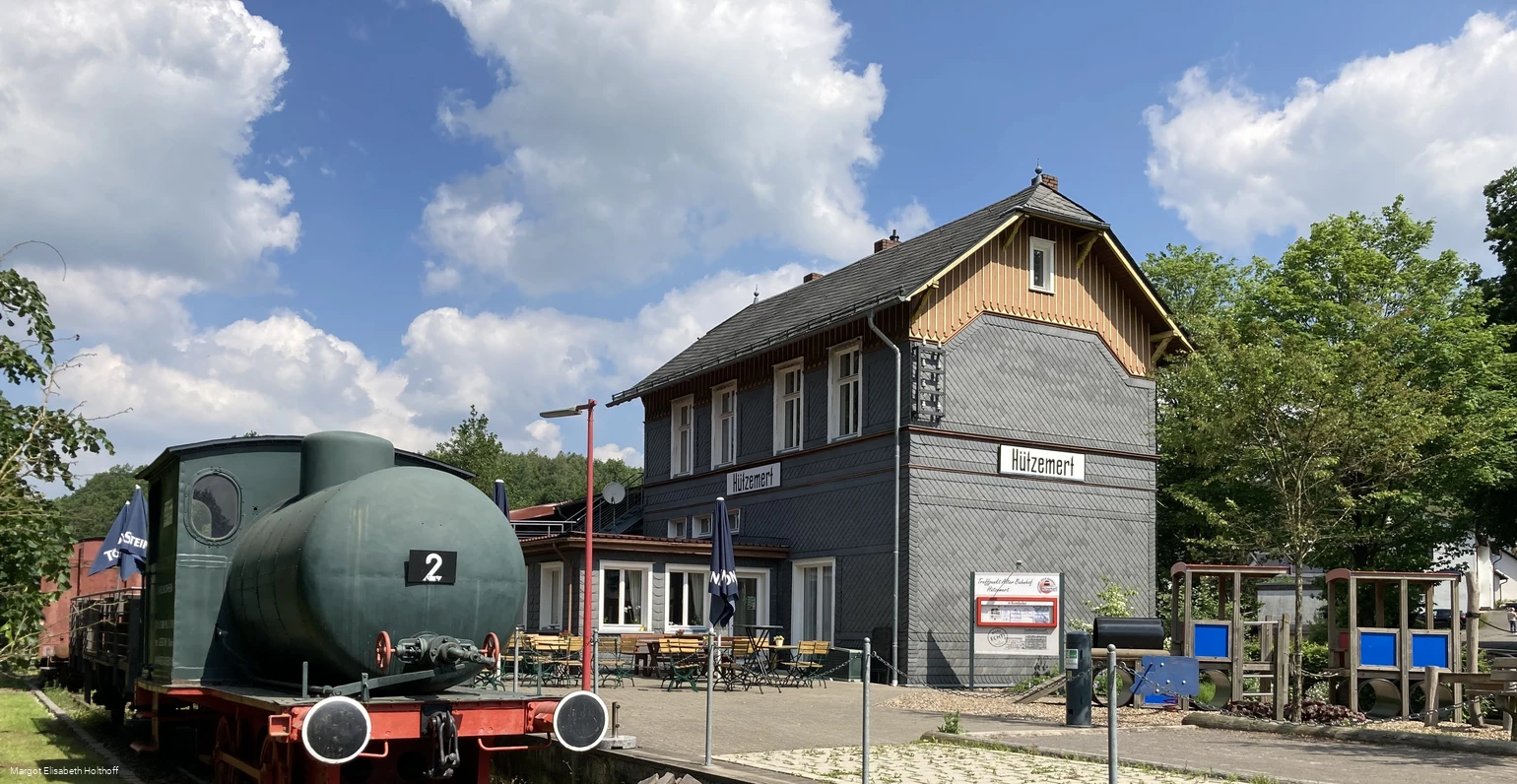 historische Lock "Emma" am Alten Bahnhof in Hützemert historische Lock "Emma" am Alten Bahnhof in Hützemert