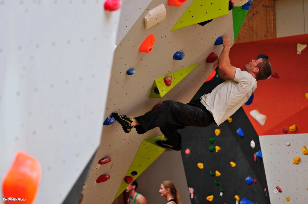 Beim Bouldern
