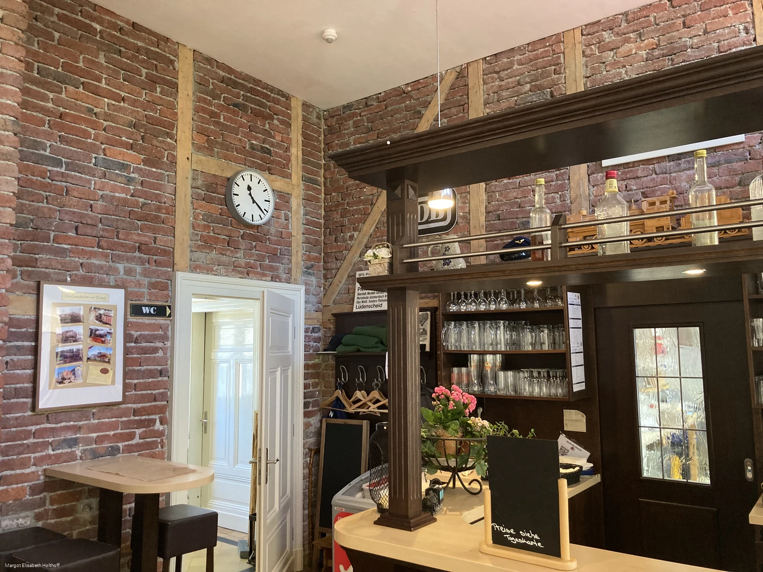 Alter Bahnhof Jausenstation.jpg Alter Bahnhof Jausenstation.jpg